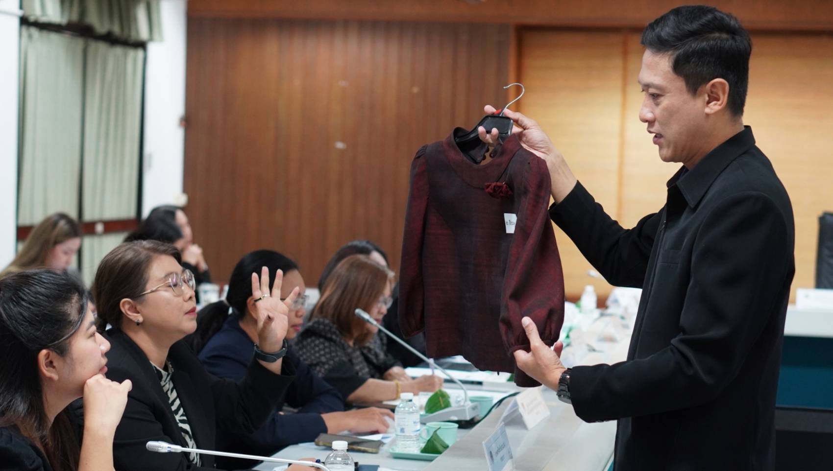 🌺พช.สีชมพู : ร่วมประชุมคณะกรรมการเครือข่ายองค์ความรู้ (Knowledge-Based OTOP : KBO) จังหวัดขอนแก่น ตามโครงการส่งเสริมกระบวนการเครือข่ายองค์ความรู้ (Knowledge-Based OTOP : KBO) ประจำปีงบประมาณ พ.ศ. 2569 ครั้งที่ 1/2569